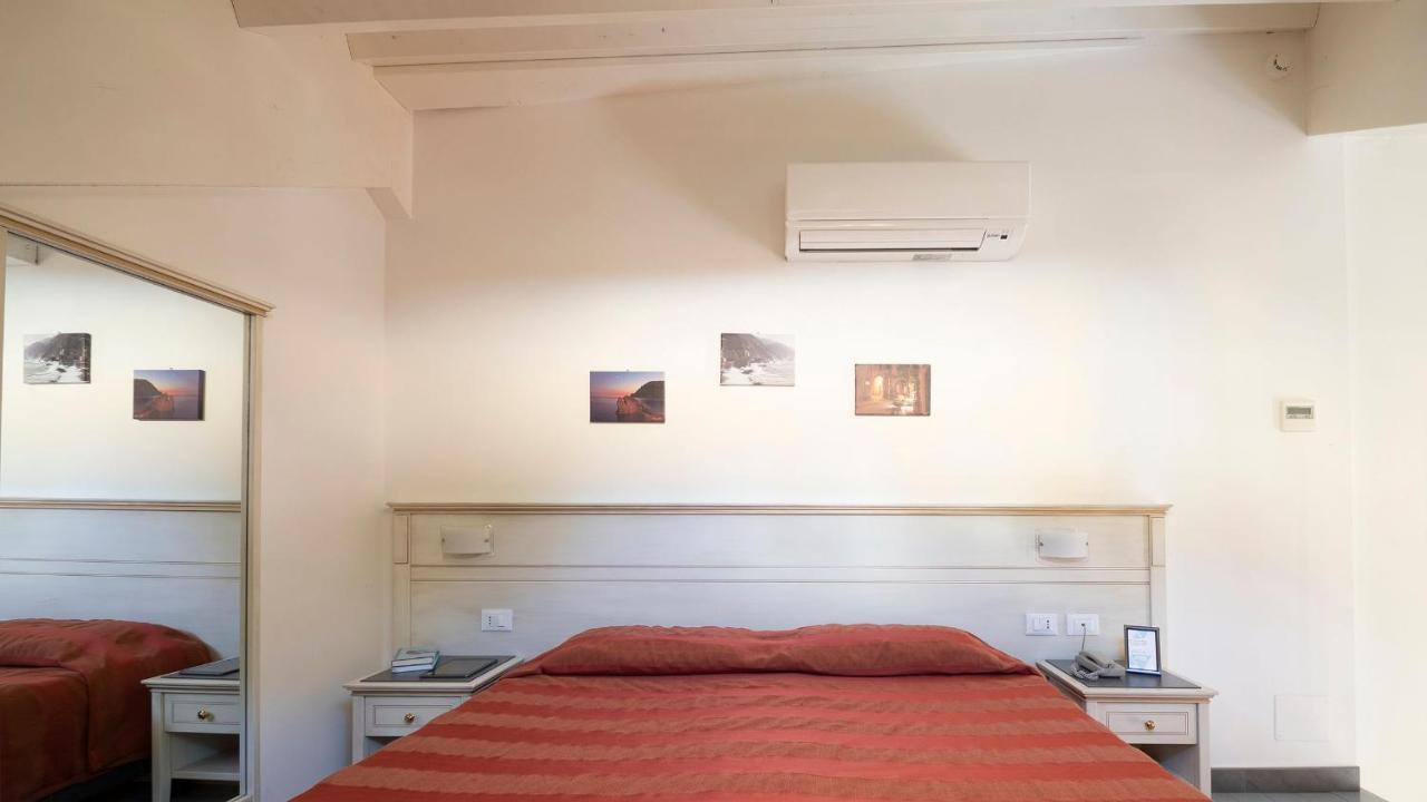 Hotel Margherita Монтеросо ал Маре Екстериор снимка