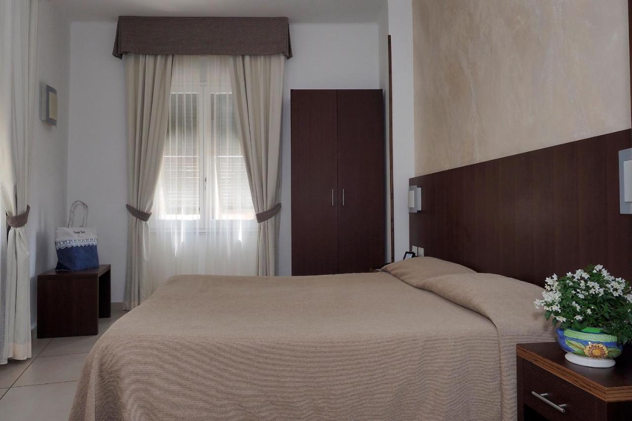 Hotel Margherita Монтеросо ал Маре Екстериор снимка